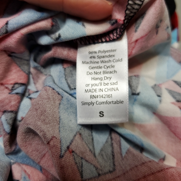 Small Lularoe "Randy" T - Picture 4 of 4